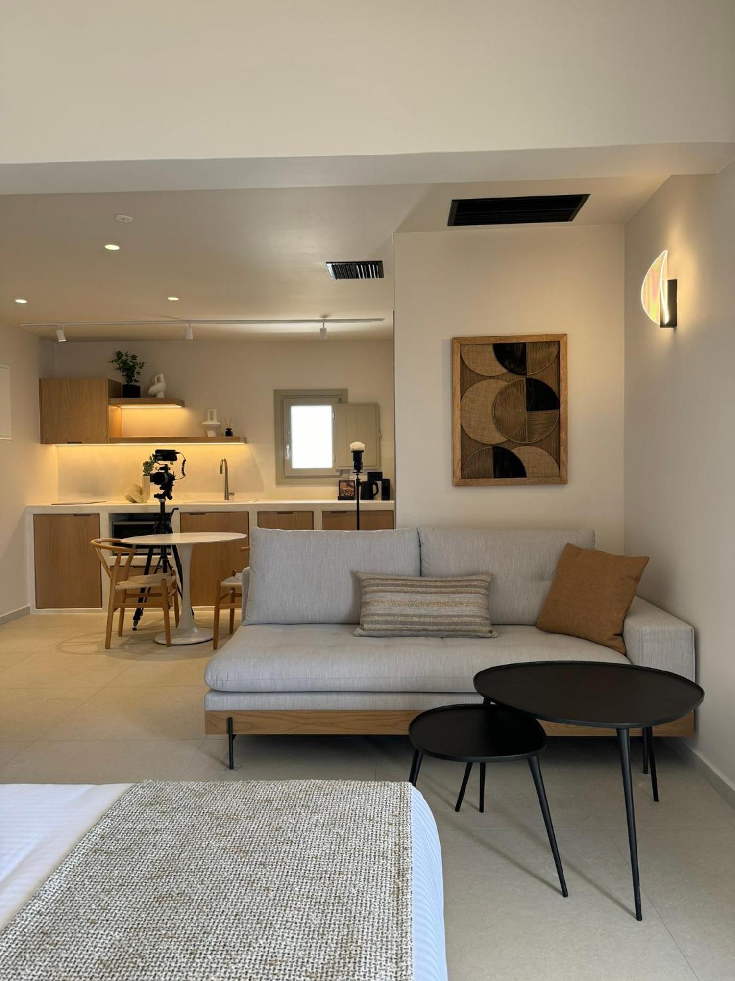 Morfes Luxury Suites By Caldera Houses ฟิรอสเตฟานี ภายนอก รูปภาพ