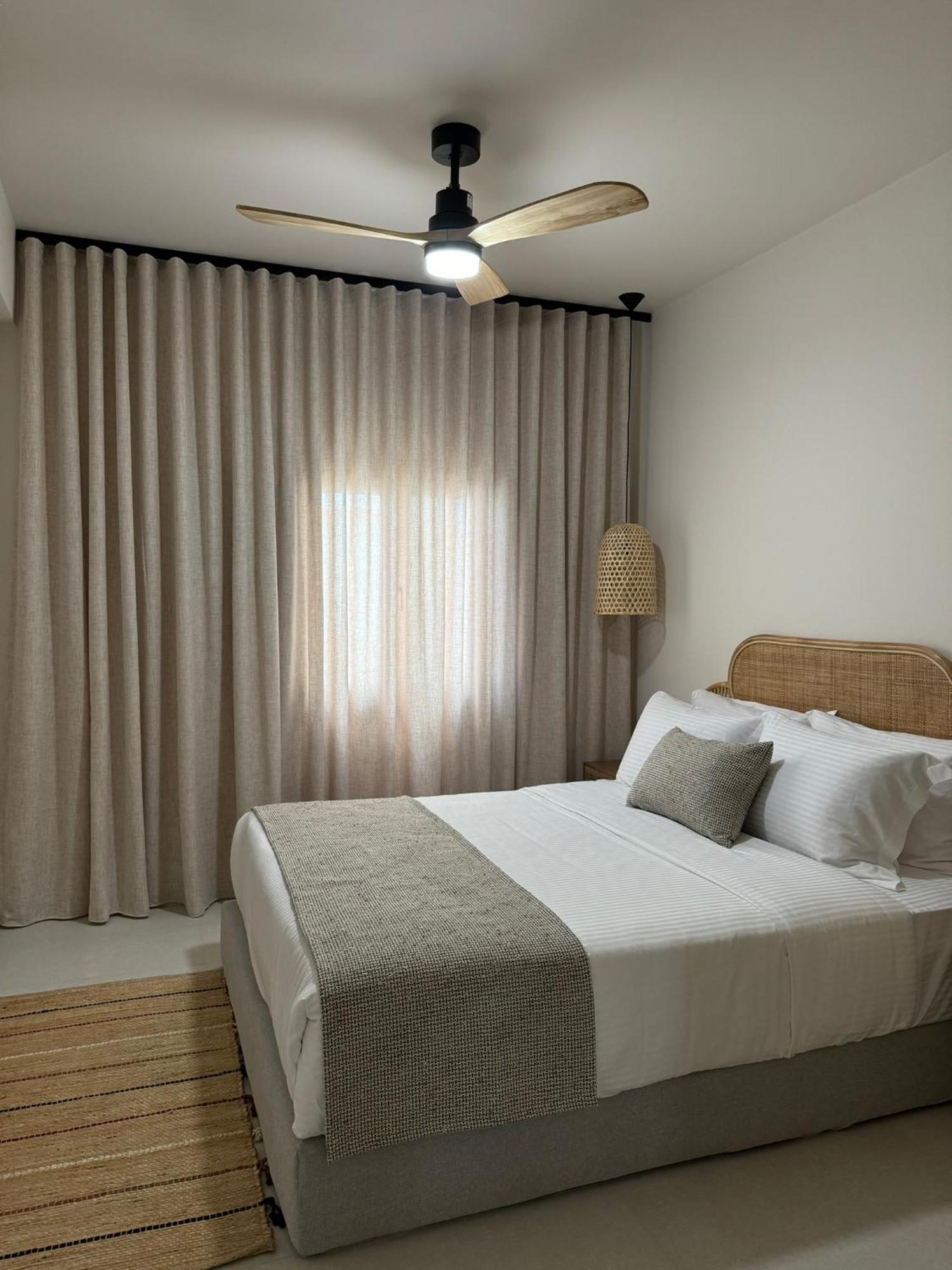 Morfes Luxury Suites By Caldera Houses ฟิรอสเตฟานี ภายนอก รูปภาพ